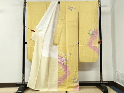 平和屋着物●豪華振袖・長襦袢セット　駒刺繍　舞桜文　暈し染め　金通し地　正絹　逸品　CABI2234yc