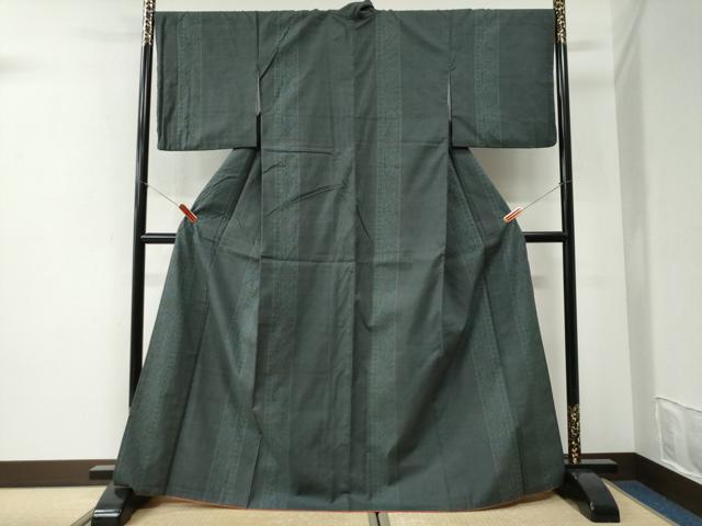 平和屋着物●本場結城紬　重要無形文化財　100亀甲　飛び亀甲柄　草花間道　正絹　逸品　CABI2262yc