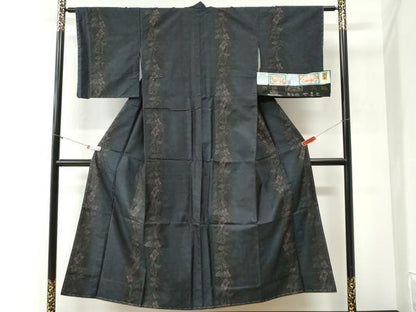 平和屋着物●本場大島紬　泥染め　草花文　大山謹製　やまと誂製　証紙付き　正絹　逸品　未使用　CABI2269yc