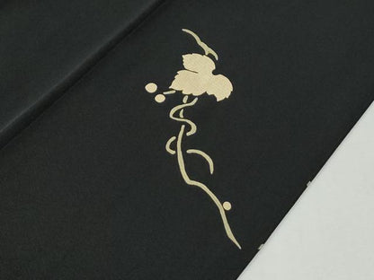 平和屋着物●訪問着　刺繍　色紙鶴南天蔦の葉花文　黒地　金彩　正絹　逸品　CABI2379yc