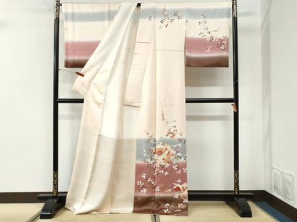 平和屋着物●訪問着　駒刺繍　雪輪花蝶文　暈し染め　金彩　正絹　逸品　CABI2391yc