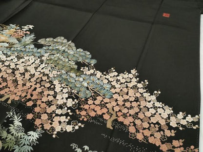 平和屋着物●豪華黒留袖　作家物　駒刺繍　松竹梅風景花文　金糸　正絹　逸品　CABI2394yc