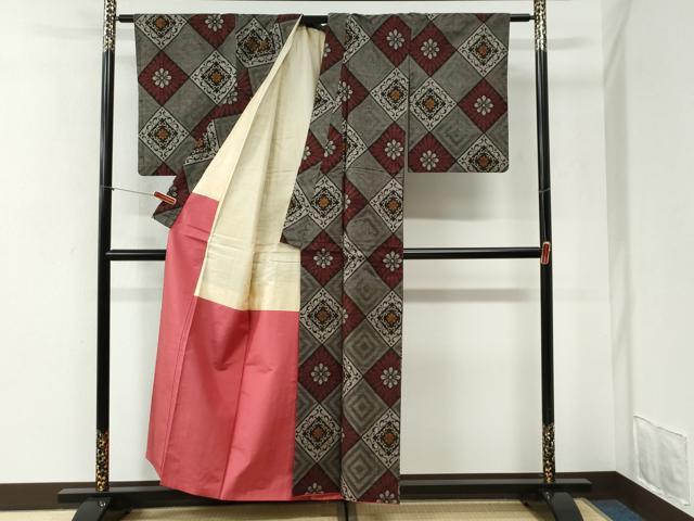 平和屋着物●本場大島紬　龍郷絣　正絹　逸品　CABI2415yc