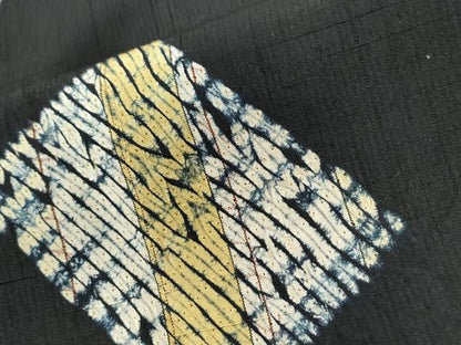 平和屋着物●上質な紬　杢目絞り　色紙文　黒地　正絹　逸品　CABI2456yc
