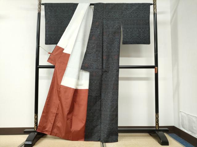平和屋着物●本場大島紬　9マルキ　横段花唐草文　正絹　逸品　CABI2466yc