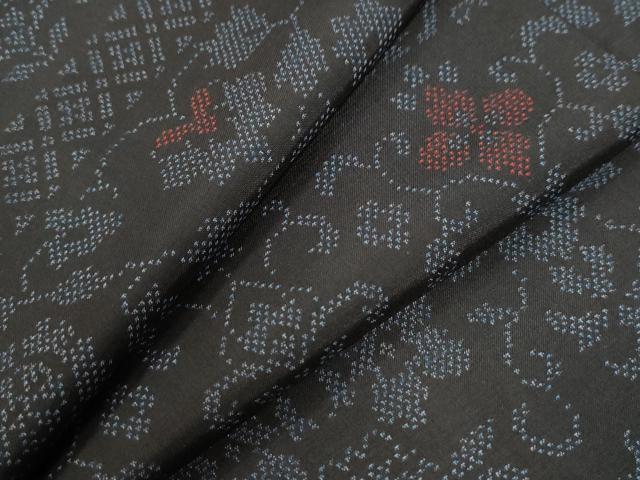 平和屋着物●本場大島紬　9マルキ　横段花唐草文　正絹　逸品　CABI2466yc