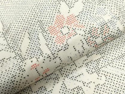 平和屋着物●本場大島紬　白大島　100亀甲　枝花文　正絹　逸品　CABI2488yc