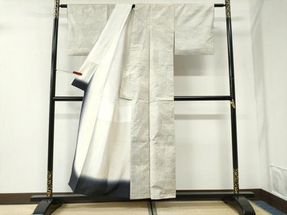 平和屋着物●本場大島紬　白大島　9マルキ　雲重ね文　正絹　逸品　CABI2554yc