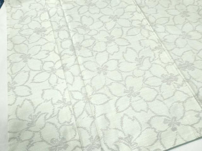 平和屋着物●本場大島紬　白大島　舞桜文　正絹　逸品　CABI2560yc