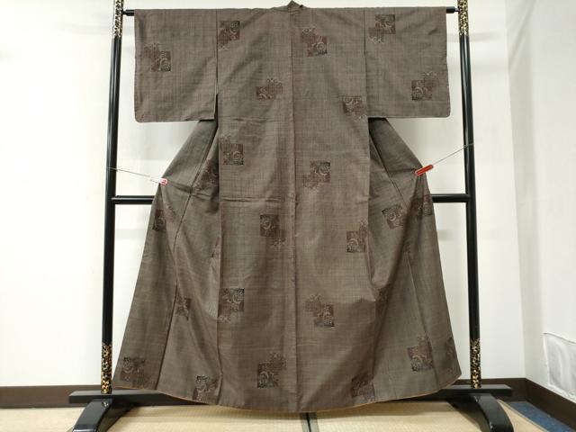 平和屋着物●本場大島紬　7マルキ　色紙重ね更紗花唐草文　正絹　逸品　CABI2642yc