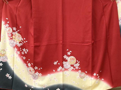 平和屋着物●豪華振袖　駒刺繍　毬舞桜文　暈し染め　金彩　京都きもの友禅扱い　正絹　逸品　CABI2652yc
