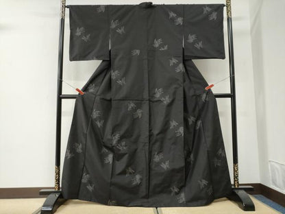 平和屋着物●本場大島紬　地空き　舞蝶文　正絹　逸品　CABI2663yc