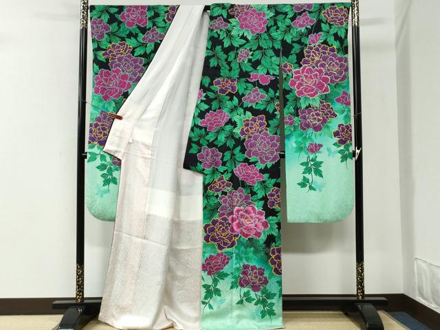 平和屋着物●豪華振袖　刺繍　牡丹　暈し染め　黒地　金通し地　正絹　逸品　CABI2669yc