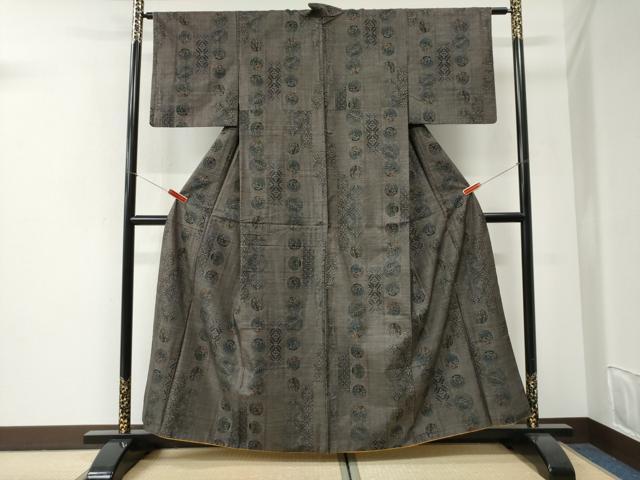 平和屋着物●本場大島紬　9マルキ　草花丸文　やまと誂製　正絹　逸品　CABI2670yc