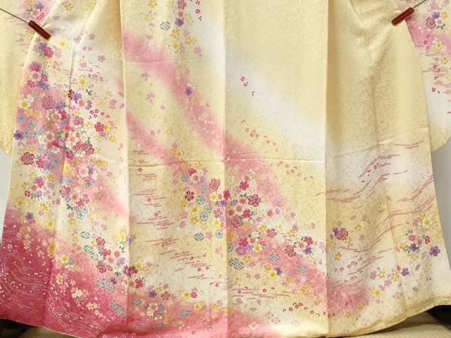 平和屋着物●豪華振袖　駒刺繍　舞桜文　ラメ糸　暈し染め　金通し地　京都きもの友禅扱い　正絹　逸品　CABI2705yc