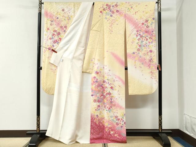平和屋着物●豪華振袖　駒刺繍　舞桜文　ラメ糸　暈し染め　金通し地　京都きもの友禅扱い　正絹　逸品　CABI2705yc