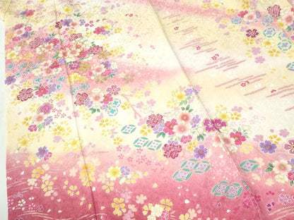 平和屋着物●豪華振袖　駒刺繍　舞桜文　ラメ糸　暈し染め　金通し地　京都きもの友禅扱い　正絹　逸品　CABI2705yc