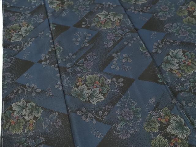 平和屋着物●本場大島紬　9マルキ　泥染め　葡萄花唐草文　美代イツ作　証紙付き　正絹　逸品　未使用　CABI2743yc