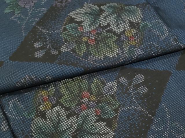平和屋着物●本場大島紬　9マルキ　泥染め　葡萄花唐草文　美代イツ作　証紙付き　正絹　逸品　未使用　CABI2743yc