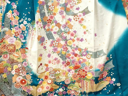 平和屋着物●豪華振袖　駒刺繍　短冊地紙貝桶草花文　暈し染め　銀通し地　正絹　逸品　CABI2757yc