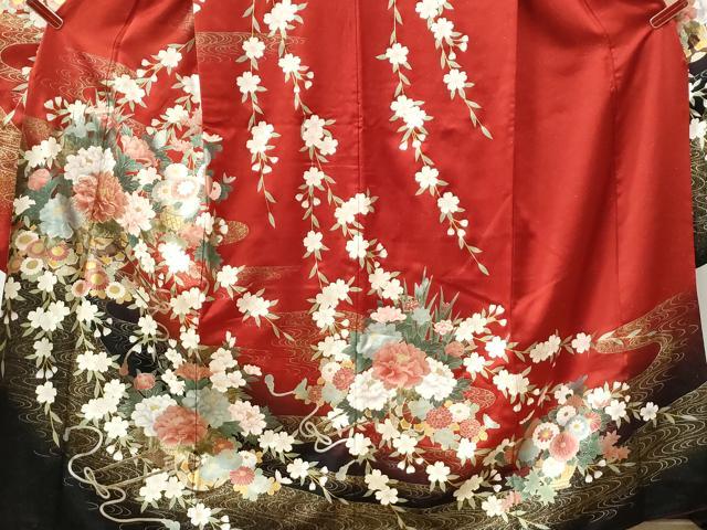 平和屋着物●豪華振袖　駒刺繍　牡丹花車文　暈し染め　銀通し地　正絹　逸品　CABI2758yc