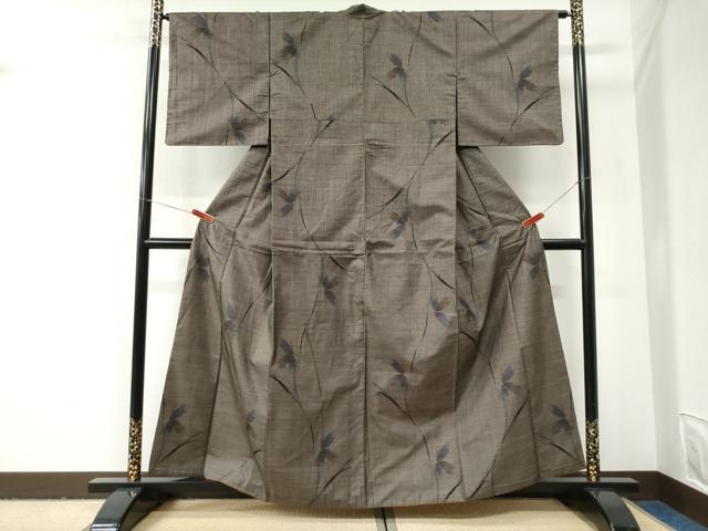 平和屋着物●本場大島紬　9マルキ　舞蝶文　正絹　逸品　CABI2940yc