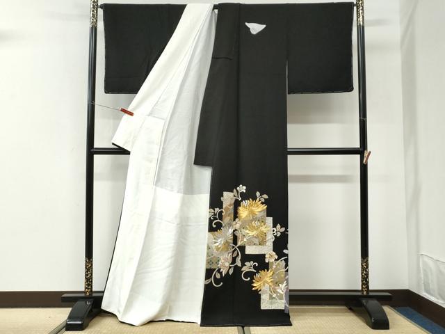平和屋着物●豪華黒留袖　作家物　駒刺繍　短冊重ね菊花唐草文　金彩　正絹　逸品　未使用　CABI3047yc