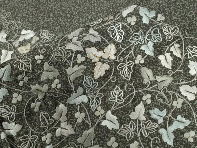 平和屋着物●訪問着　本場染大島紬　総刺繍　葡萄唐草文　金糸　正絹　逸品　CABI3142yc