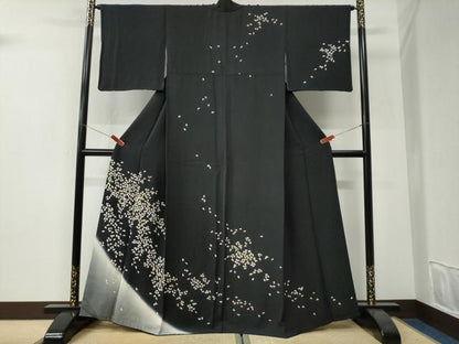 平和屋着物●訪問着　駒刺繍　舞花弁　暈し染め　黒地　金彩　正絹　逸品　CABI3162yc