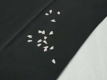 平和屋着物●訪問着　駒刺繍　舞花弁　暈し染め　黒地　金彩　正絹　逸品　CABI3162yc