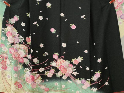 平和屋着物●豪華振袖　毬舞花文　暈し染め　黒地　金通し地　正絹　逸品　CABI3167yc