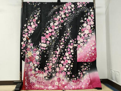 平和屋着物●豪華振袖 刺繍 百合草花文 ラメ糸 暈し染め 黒地 正絹 逸品 CABI3197yc