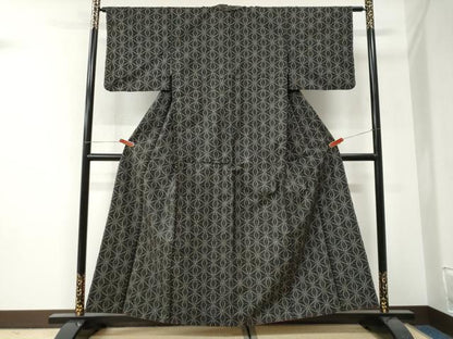 平和屋着物●本場大島紬　7マルキ　麻の葉文様　正絹　逸品　CABI3241yc