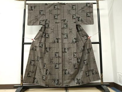 平和屋着物●本場大島紬　7マルキ　笹竹色紙花文　正絹　逸品　CABI3246yc