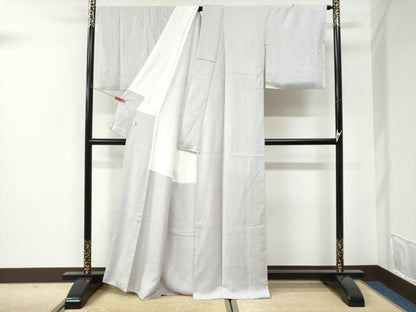 平和屋着物●上質な色無地　草花地紋　薄梅鼠色　正絹　逸品　CABI3260yc