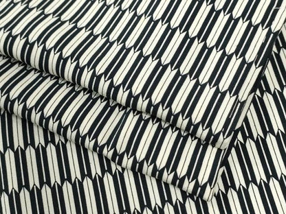 平和屋着物●上質な小紋　矢羽文　黒地　正絹　逸品　CABI3320yc