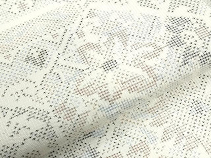 平和屋着物●本場大島紬　白大島　9マルキ　亀甲重ね花唐草文　正絹　逸品　CABI3432yc