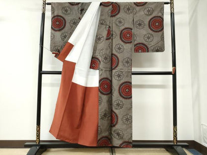 平和屋着物●本場大島紬　割り込み絣　花唐草文　正絹　逸品　未使用　CABI3474yc
