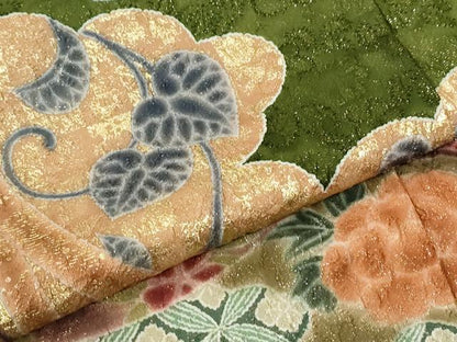 平和屋着物●豪華振袖　熨斗花松唐草文　暈し染め　金通し地　正絹　逸品　CABI3524yc