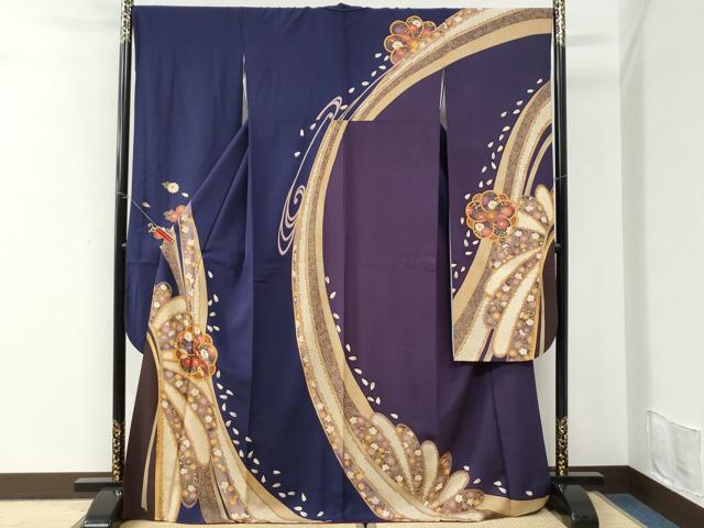 平和屋着物●豪華振袖　駒刺繍　花唐草文　金彩　正絹　逸品　CABI3529yc