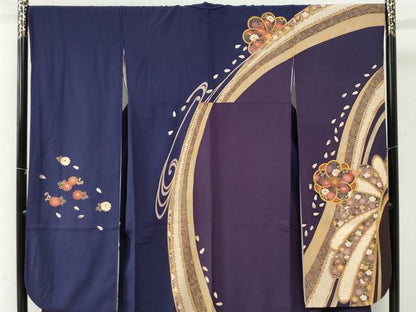 平和屋着物●豪華振袖　駒刺繍　花唐草文　金彩　正絹　逸品　CABI3529yc