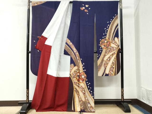 平和屋着物●豪華振袖　駒刺繍　花唐草文　金彩　正絹　逸品　CABI3529yc