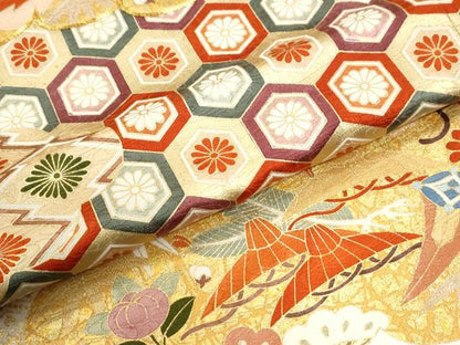 平和屋着物●豪華振袖　駒刺繍　雲取り飛鶴宝尽くし吉祥花文　金彩　正絹　逸品　CABI3552yc