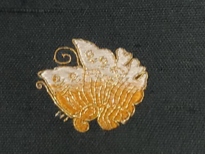 平和屋着物●豪華黒留袖　紬地　草花文　正絹　逸品　CABI3592yc