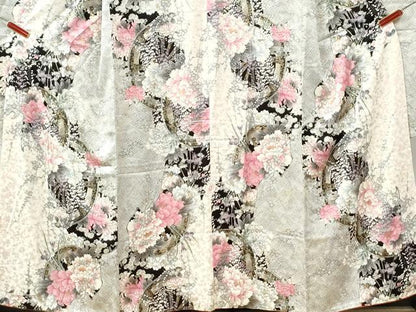 平和屋着物●豪華振袖　源氏車牡丹花文　黒地　金彩　正絹　逸品　CABI3594yc