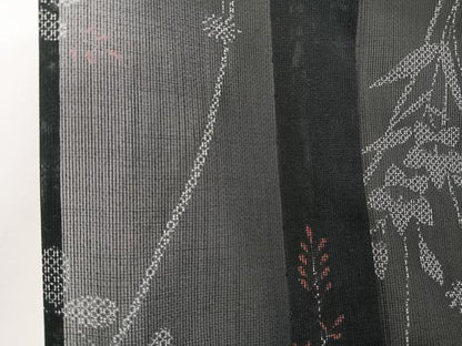 平和屋着物＊夏物　小紋　紗　枝草花文　黒地　洗える着物　CABI3699xi