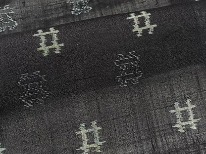平和屋着物＊夏物　小紋　紗紬　井桁絣　黒地　正絹　逸品　CABI3842xi