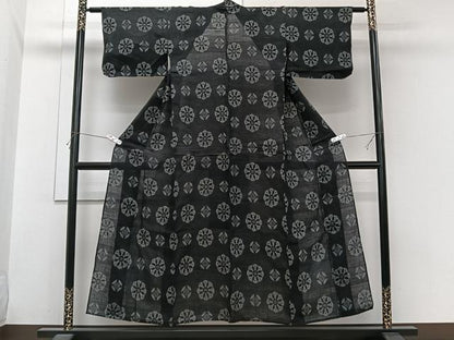 平和屋着物＊夏物　重要無形文化財　本場宮古上布　花菱文　黒地　苧麻　逸品　CABI3843xi