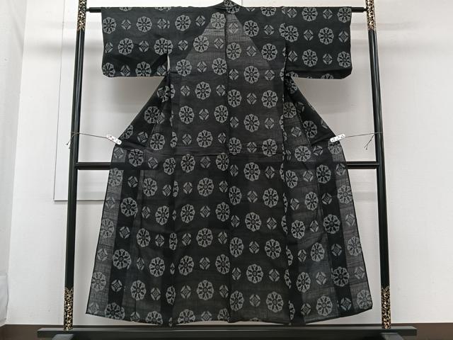 平和屋着物＊夏物　重要無形文化財　本場宮古上布　花菱文　黒地　苧麻　逸品　CABI3843xi