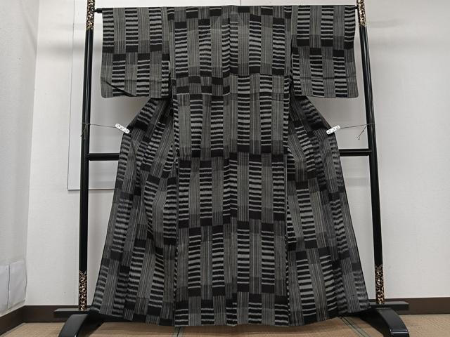 平和屋着物＊夏物　紗紬　幾何学文　黒地　正絹　逸品　未使用　CABI3844xi